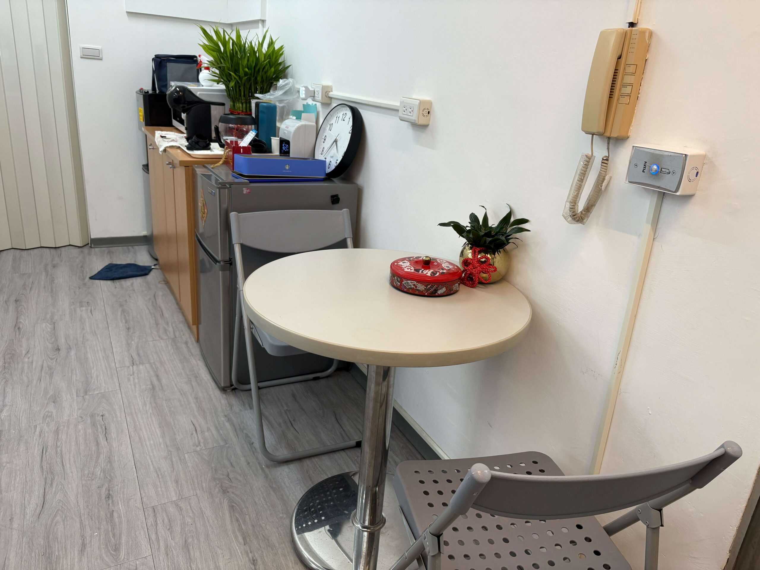 1000sunnytour Office 4